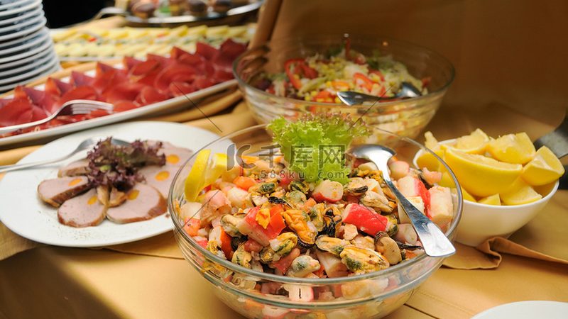 粮油过期了还能吃吗？揭秘过期食品的真相**